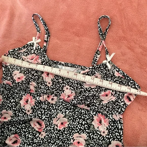 Marilyn Monroe Black & Pink Floral Cami and Short Pajama Set - Picture 12 of 14